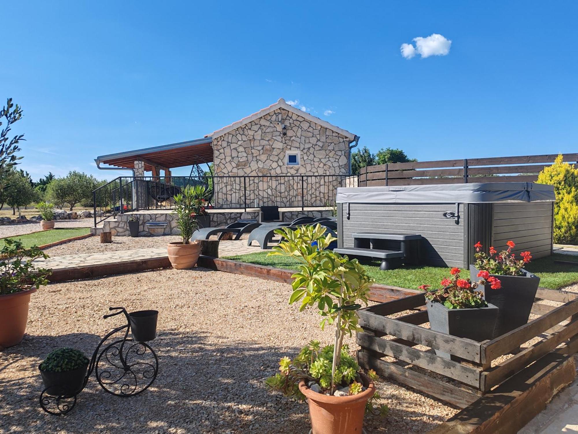 Holiday Home Juli With Jacuzzi Šibenik Dış mekan fotoğraf
