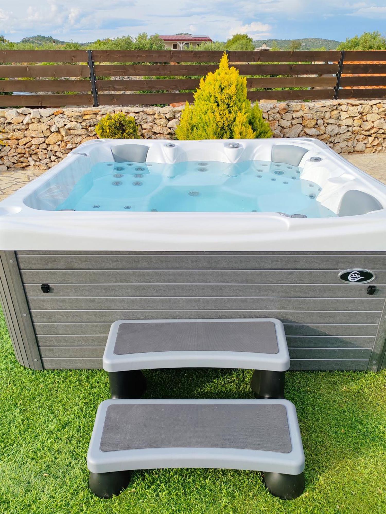 Holiday Home Juli With Jacuzzi Šibenik Dış mekan fotoğraf