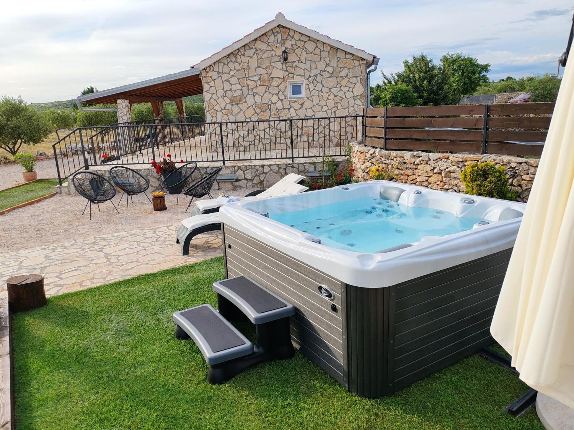 Holiday Home Juli With Jacuzzi Šibenik Dış mekan fotoğraf